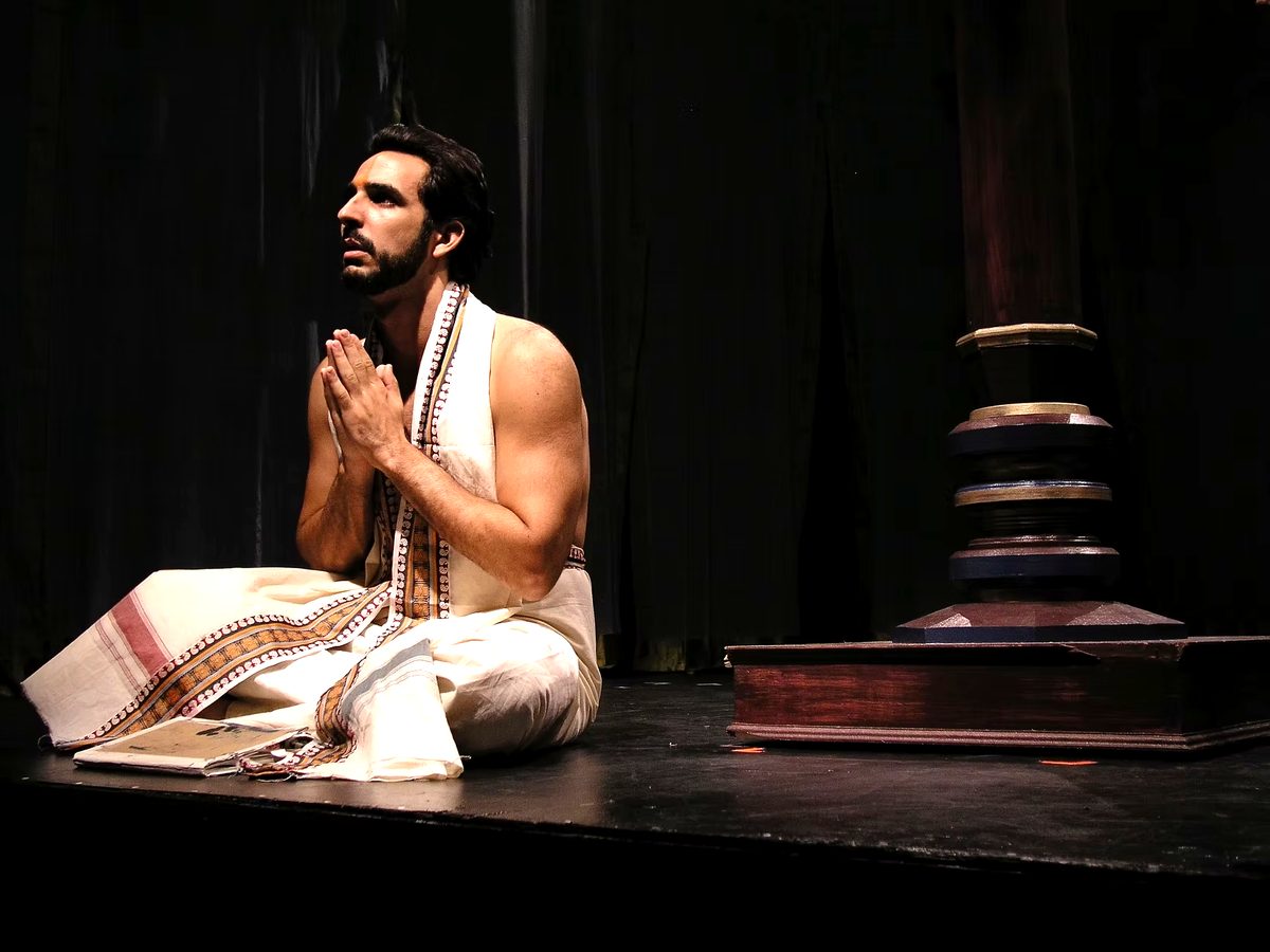 A First Class Man production photo 1